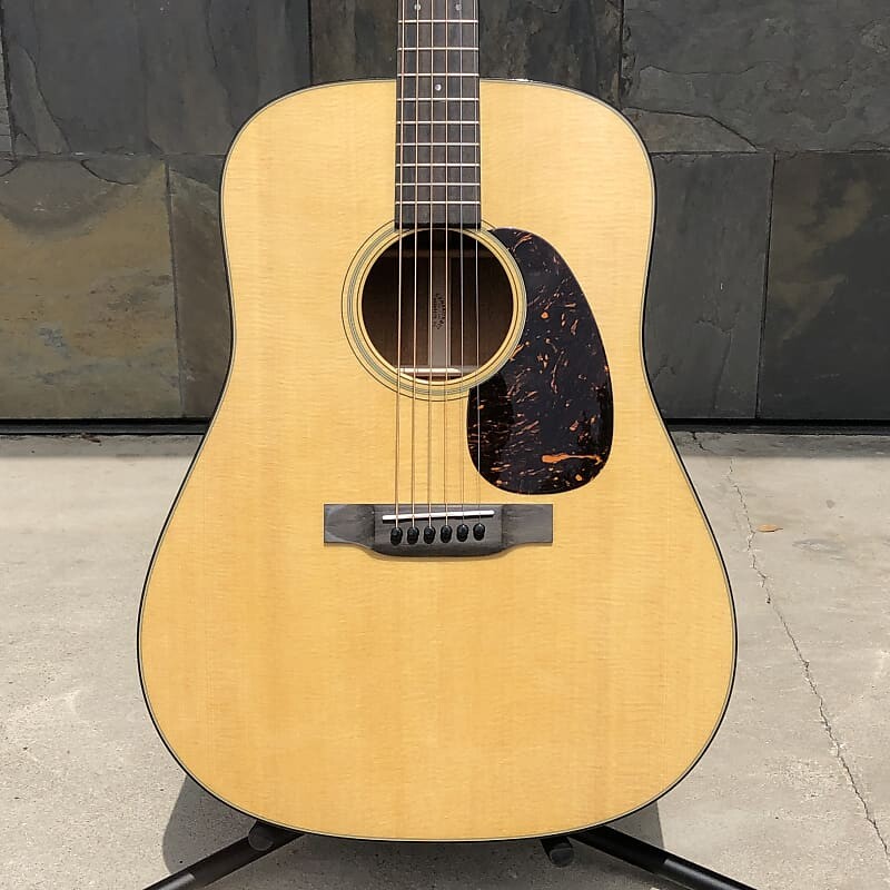 

Акустическая гитара Martin D-18 Mahagoany Back and Sides