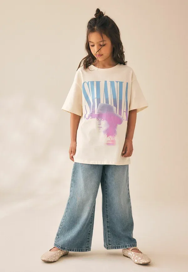 Футболка Next Regular Fit Shania Twain Oversized Graphic T-Shirt, цвет экрю