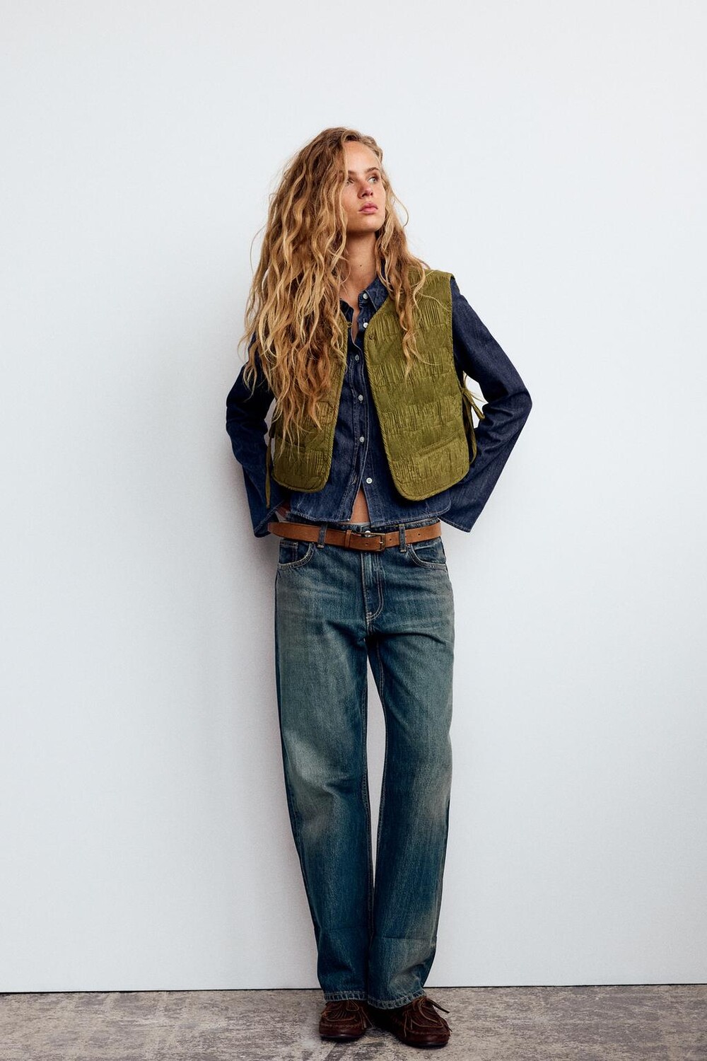 

Стеганый жилет с завязкой ZARA, оливково-зеленый