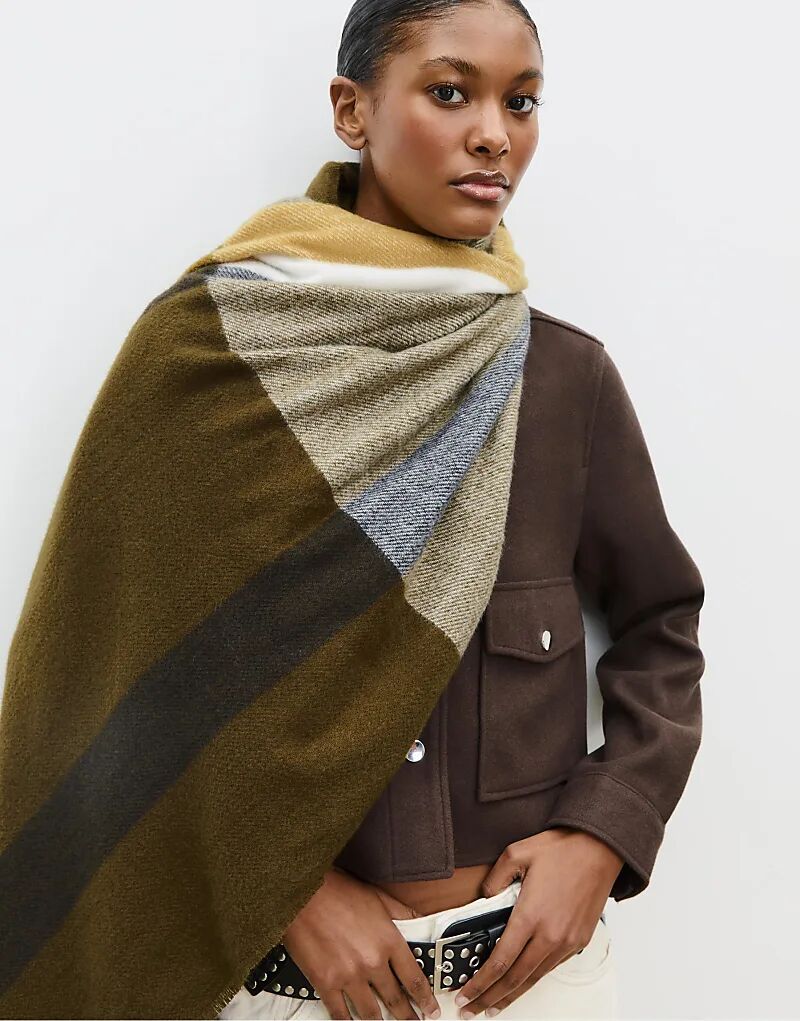 

Клетчатый шарф Stradivarius цвета хаки