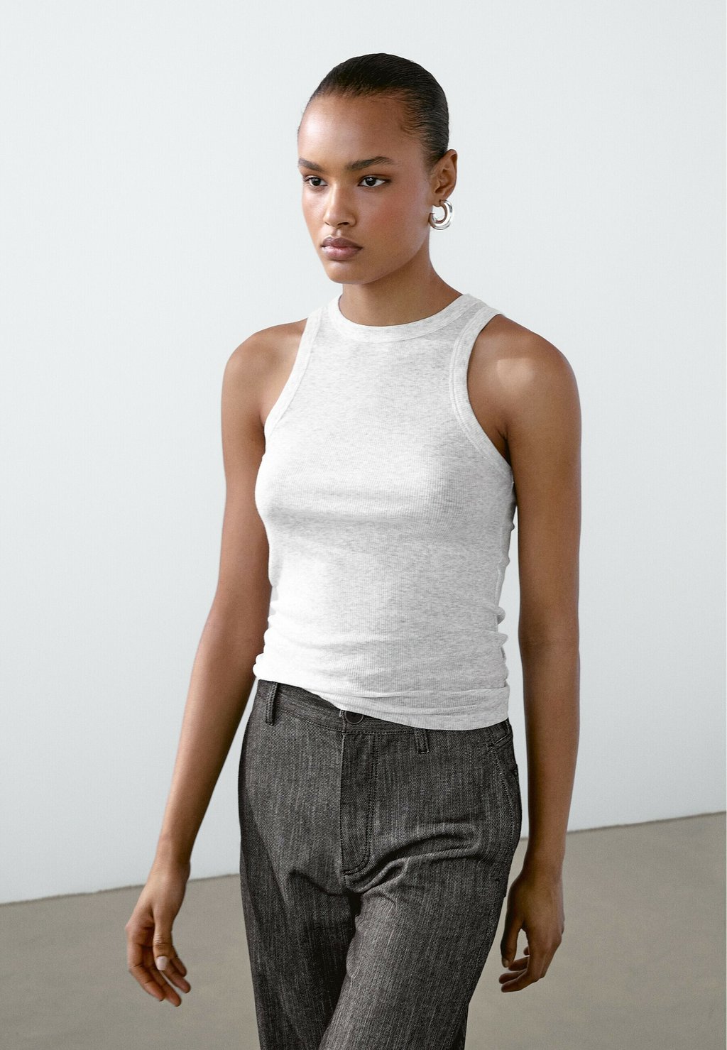 

Топ HALTER Massimo Dutti, светло-серый