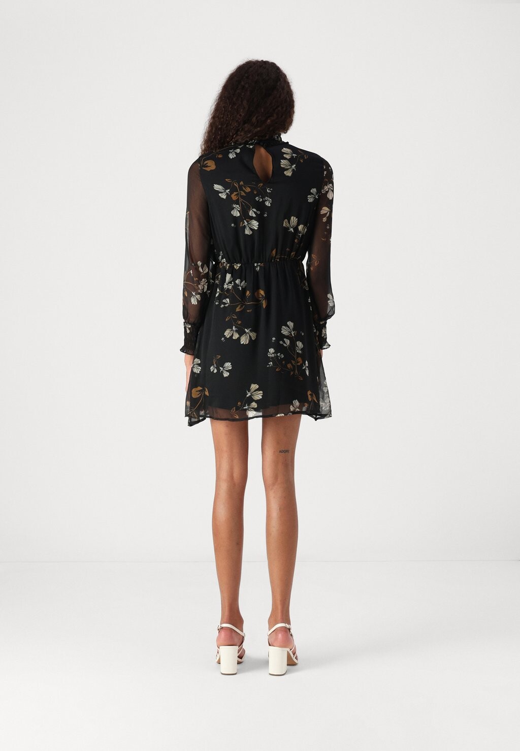 

Дневное платье VMSMILLA SMOCK DRESS Vero Moda, черный