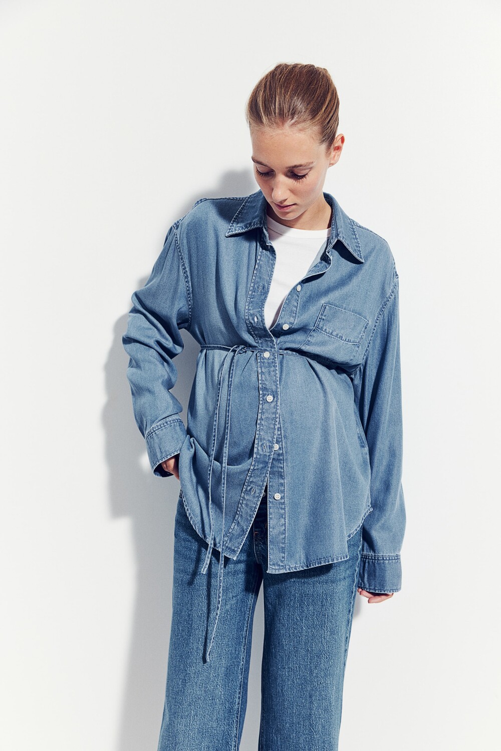 

Джинсовая блузка Mama с завязками H&M, синий