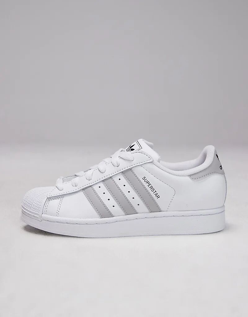 Кроссовки adidas Originals Superstar II белого и серого цветов — фото 2