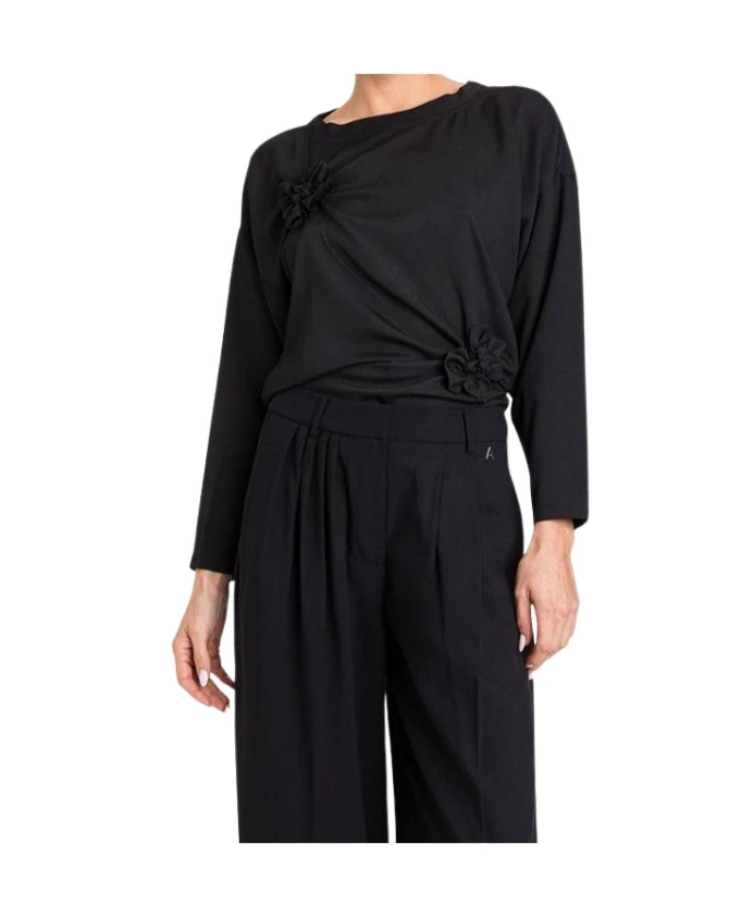 

Блузка с круглым вырезом и цветочной аппликацией. Twinset, черный