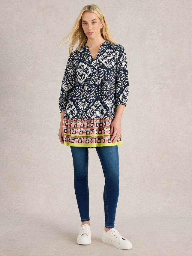 

Марта топик-туника с абстрактным принтом White Stuff, Navy/Multi