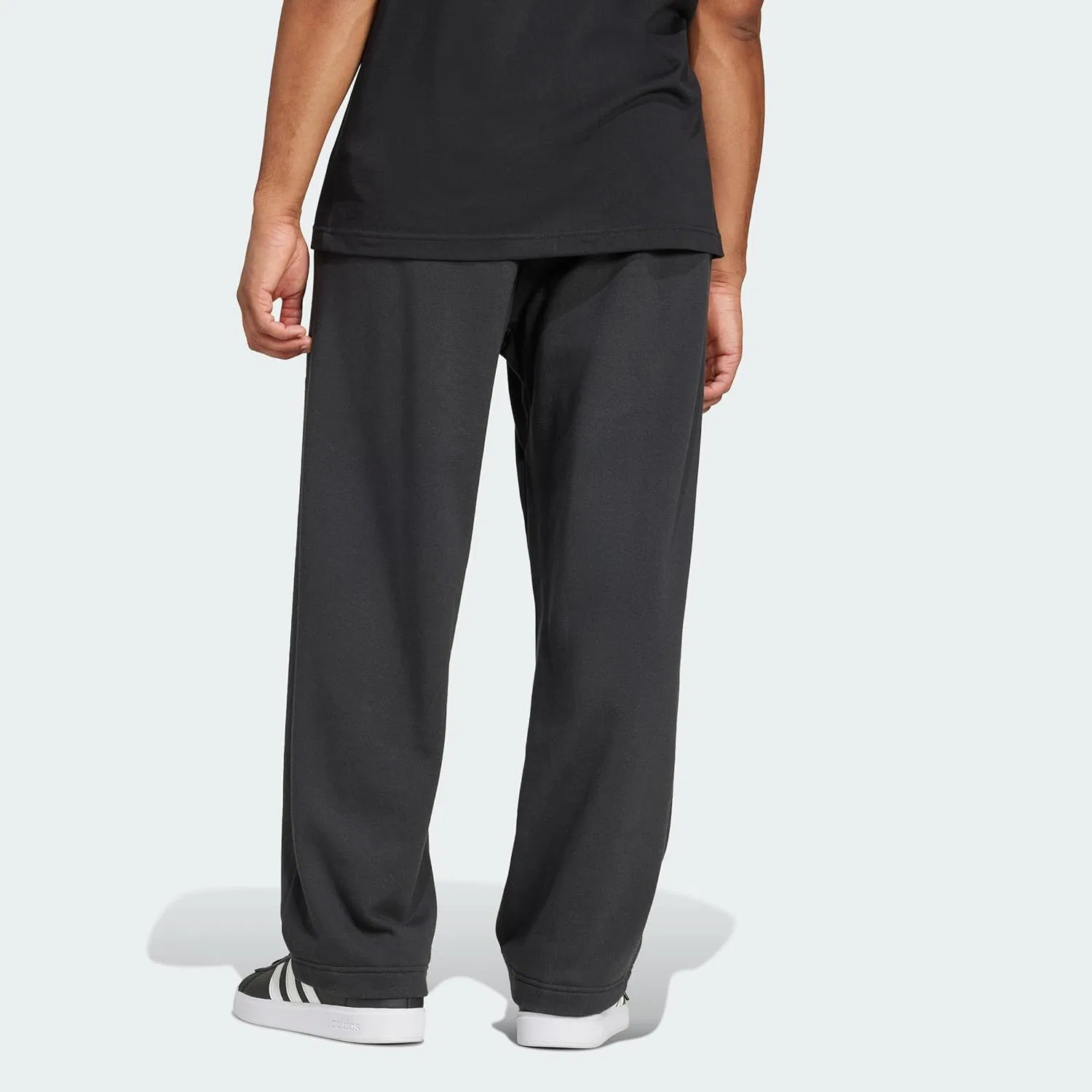 Мужские спортивные брюки adidas Essentials Wide Leg Three Bar Pant — фото 4