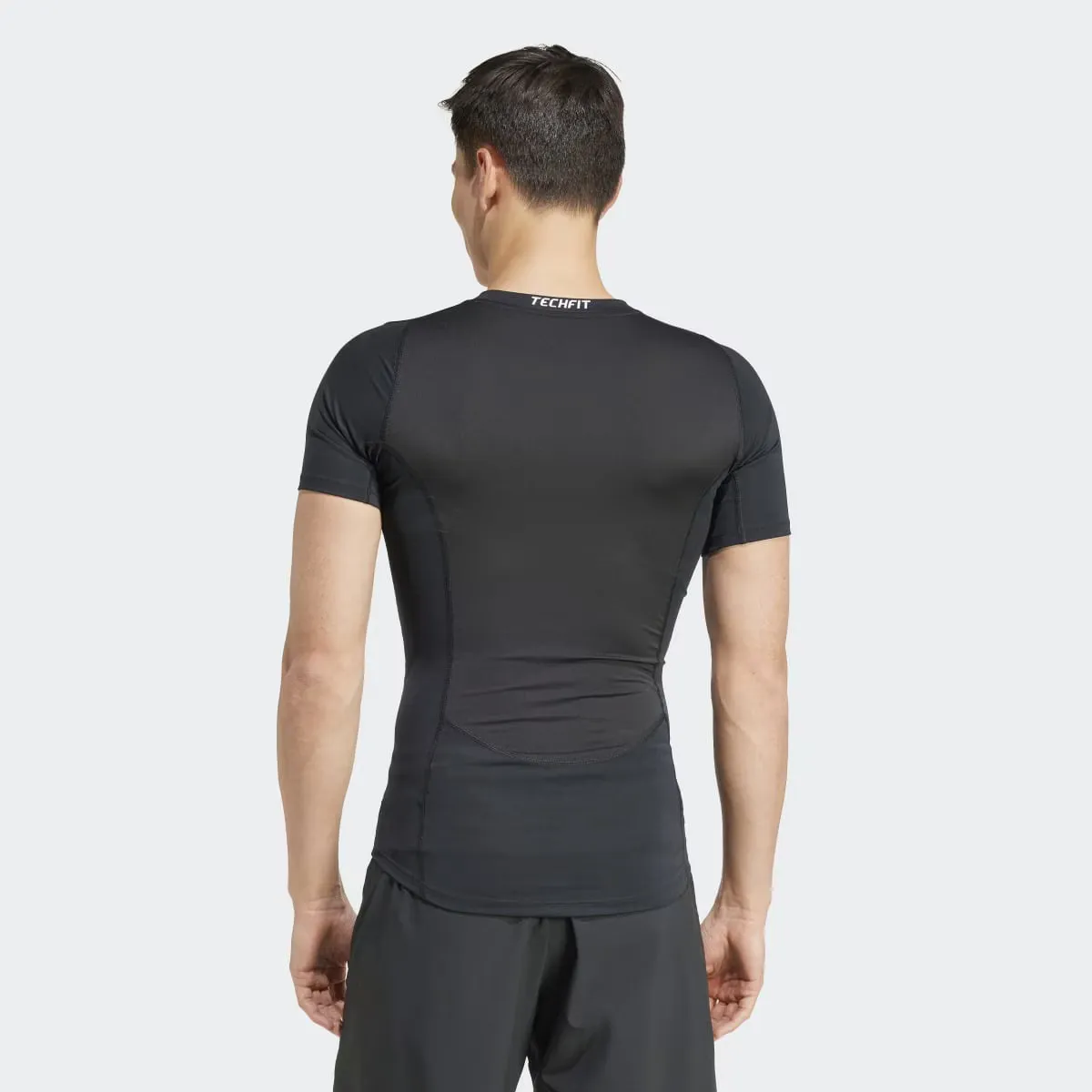 TECHFIT Compression Training мужская футболка Adidas, черный — фото 2