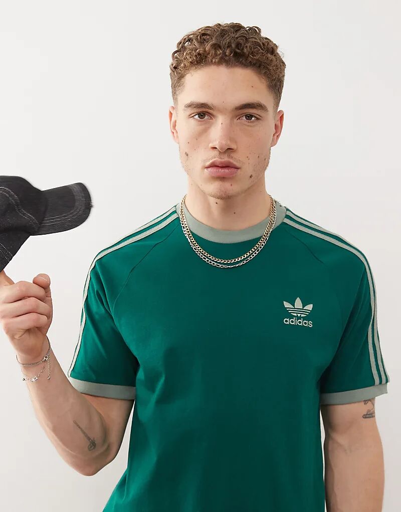 

Футболка Adicolor Classics с тремя полосками зеленого цвета adidas Originals