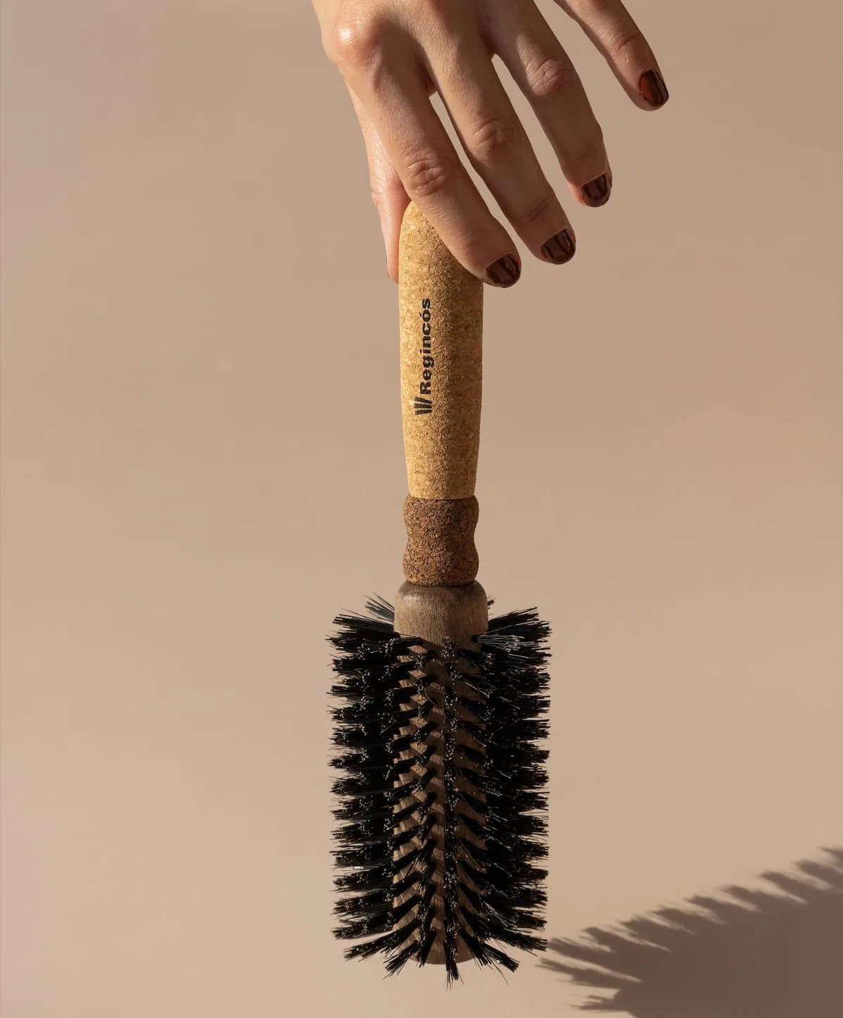 Круглая профессиональная щетка «E.Cork Black 870 Natural» от Regincós Regincós — фото 3