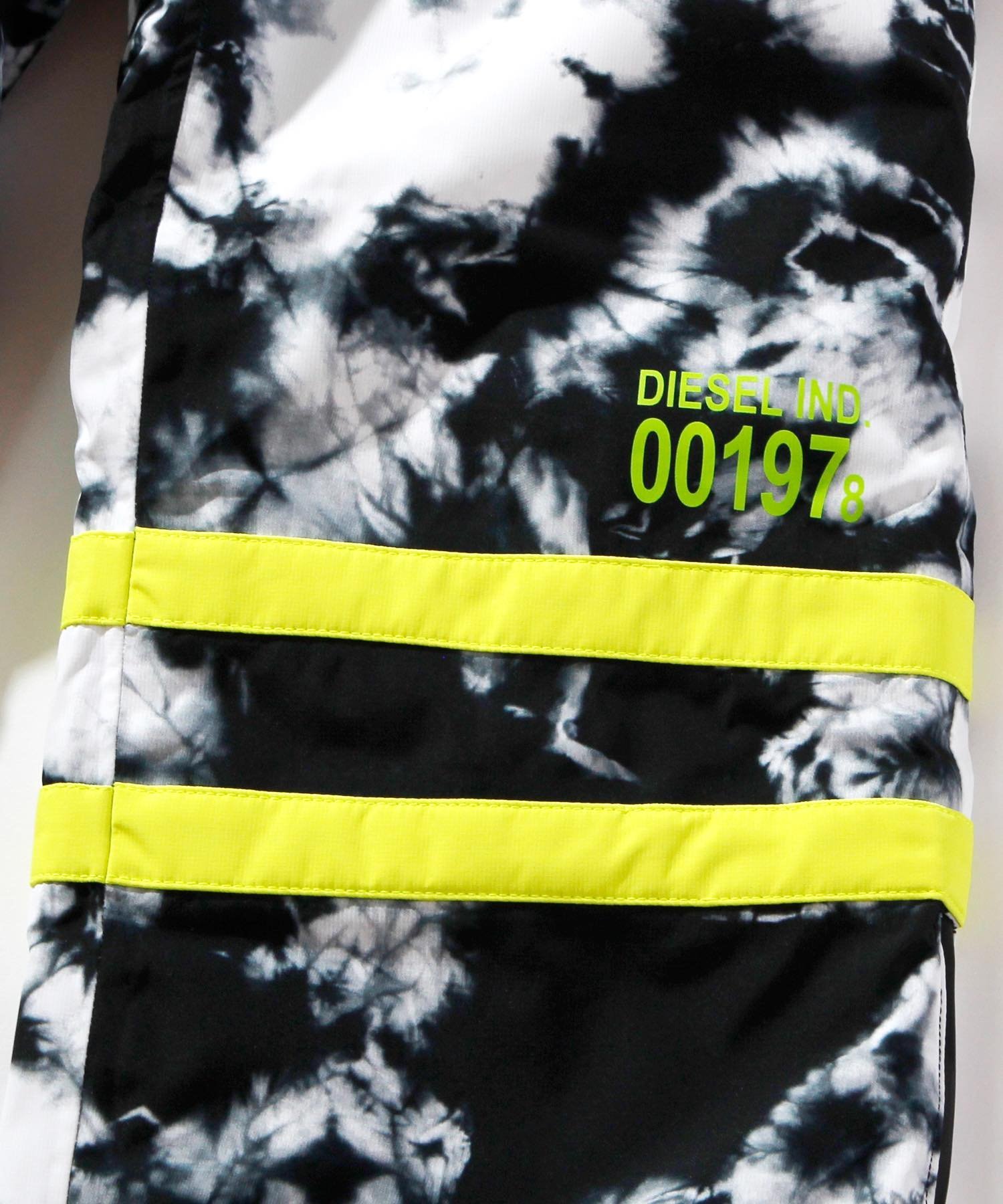 Детские и юношеские лыжные комбинезоны Diesel, white×dia — фото 4