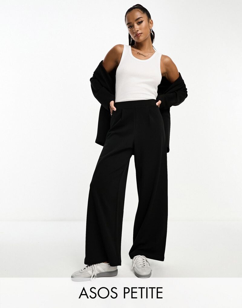 

Черные широкие брюки из джерси ASOS DESIGN Petite