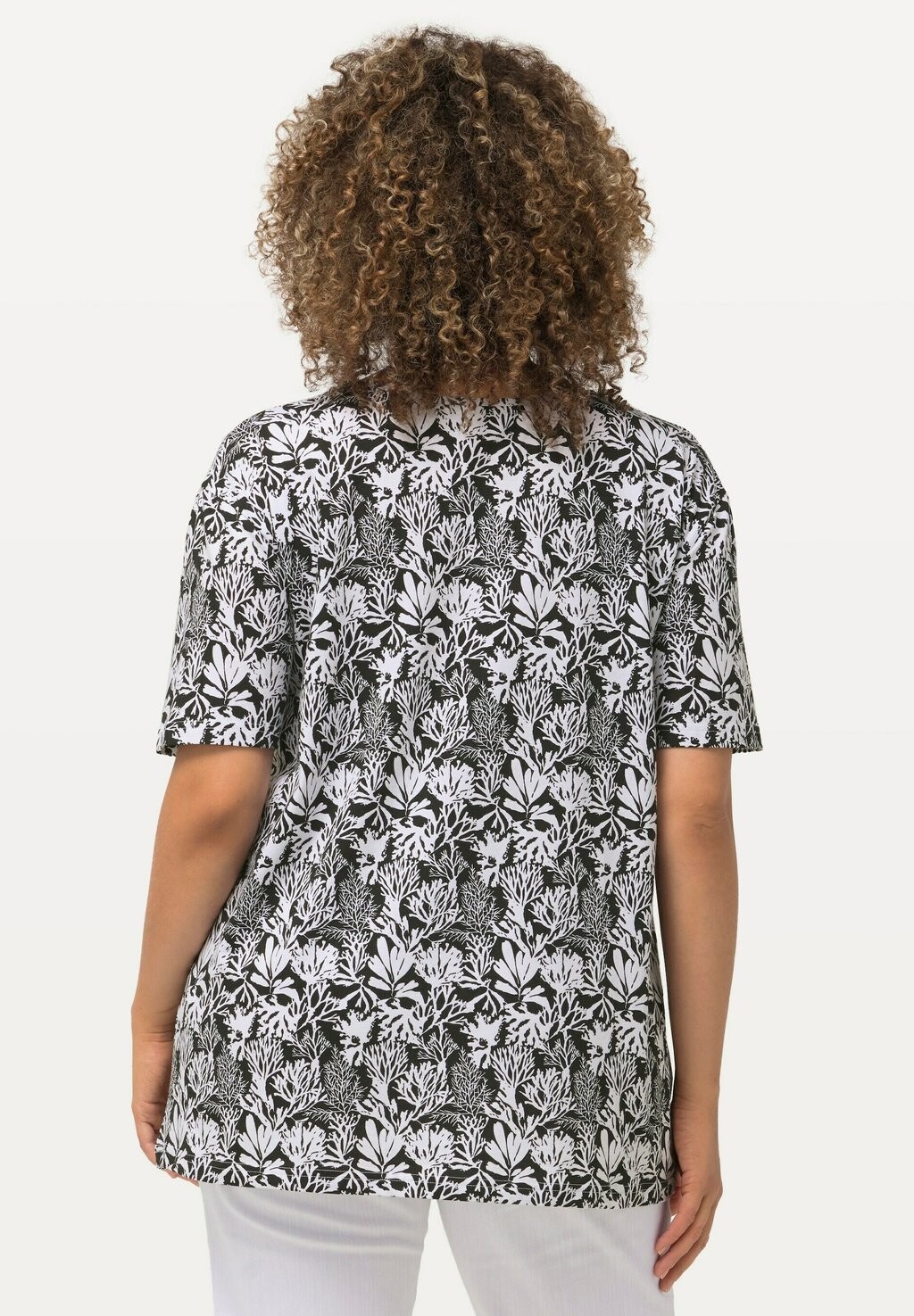 

Футболка с принтом CORAL REEF SHORT SLEEVE V-NECK Ulla Popken, черный