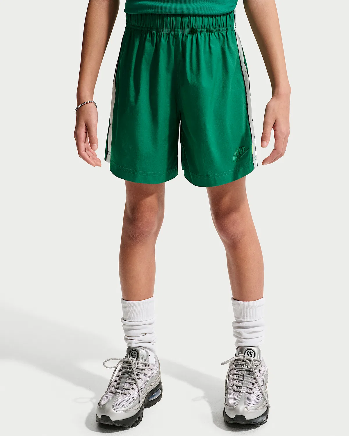 Детские шорты Nike Sportswear Woven, Malachite/White/Black/Malachite — фото 3