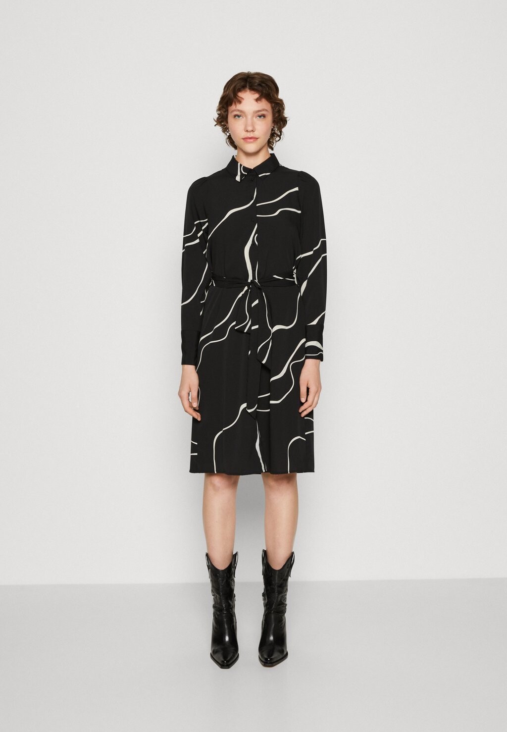 

Платье-рубашка VMLYDIA SHIRT DRESS Vero Moda, черный