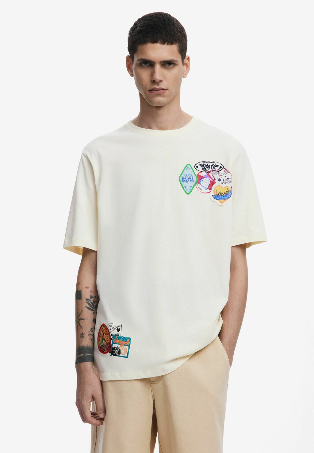 

Футболка с принтом SHORT-SLEEVE WITH EMBROIDERY Desigual, бежевый