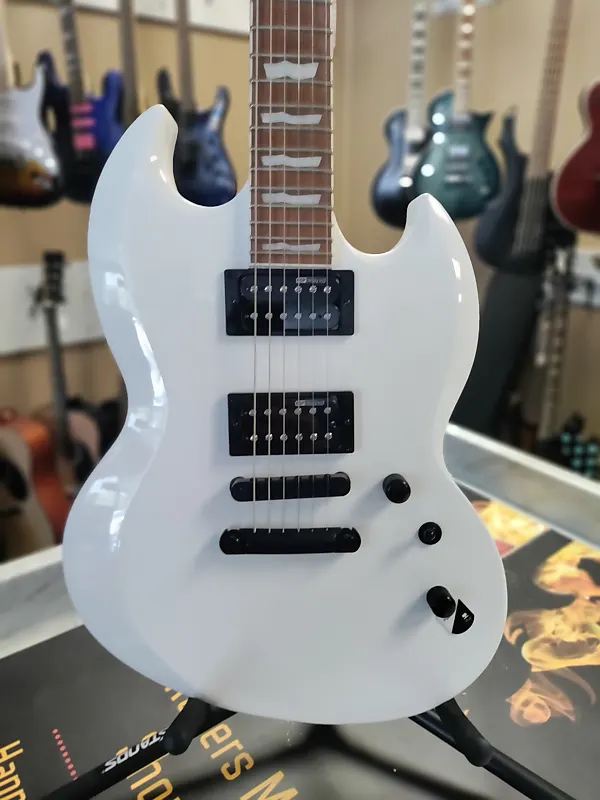 

Электрогитара ESP LTD VIPER EC-256 Snow White