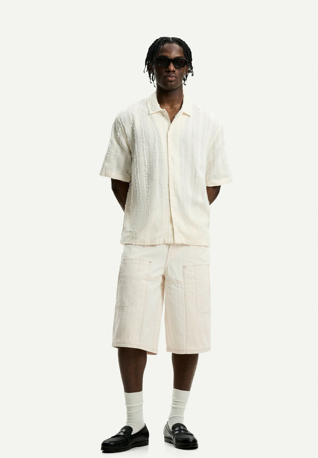 

Шорты CARPENTER SKATER-BERMUDA Bershka, бежевый