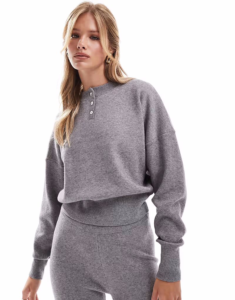 

Вязаный джемпер с пуговицами ASOS DESIGN серого цвета