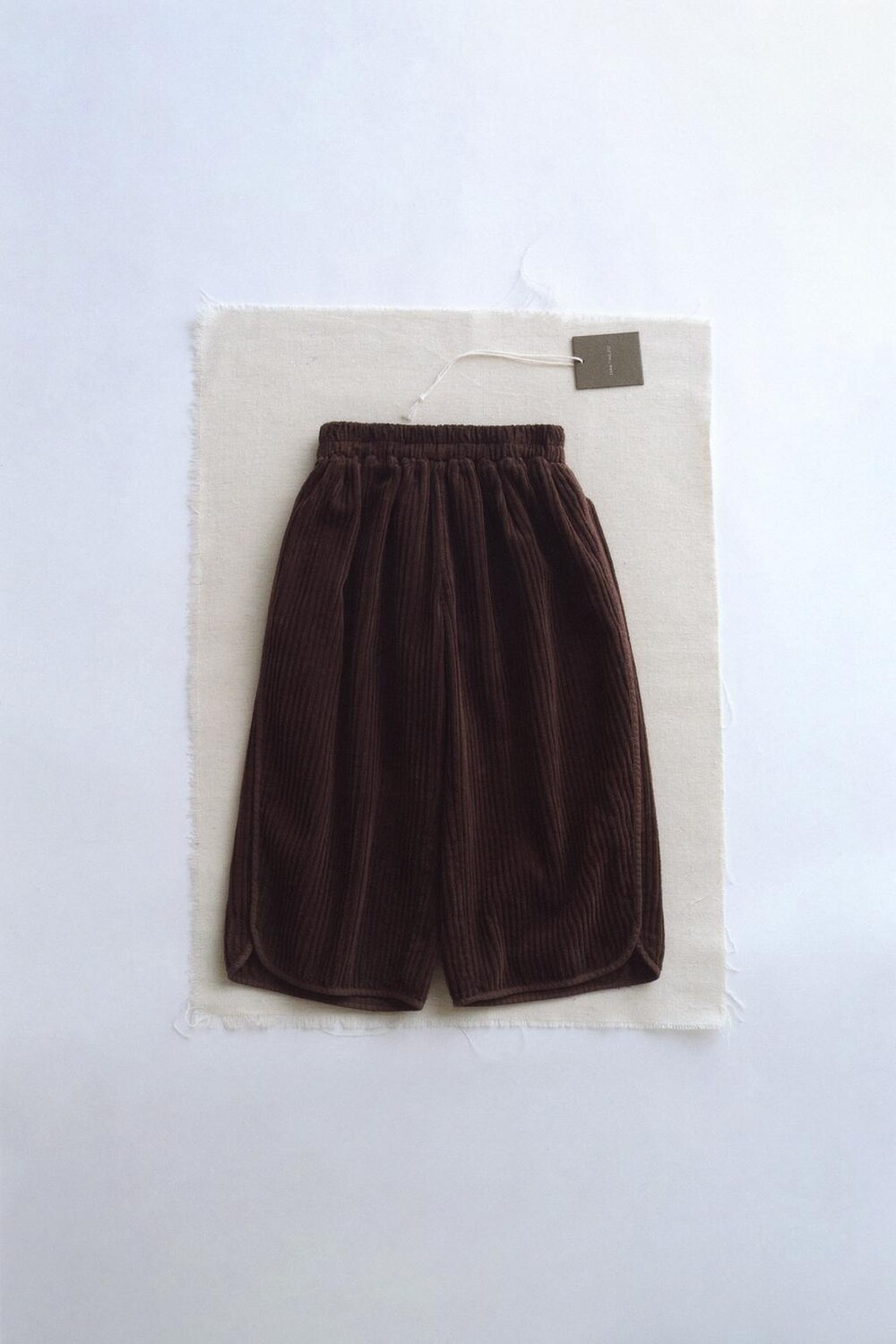

Однотонные вельветовые брюки ZARA, коричневый