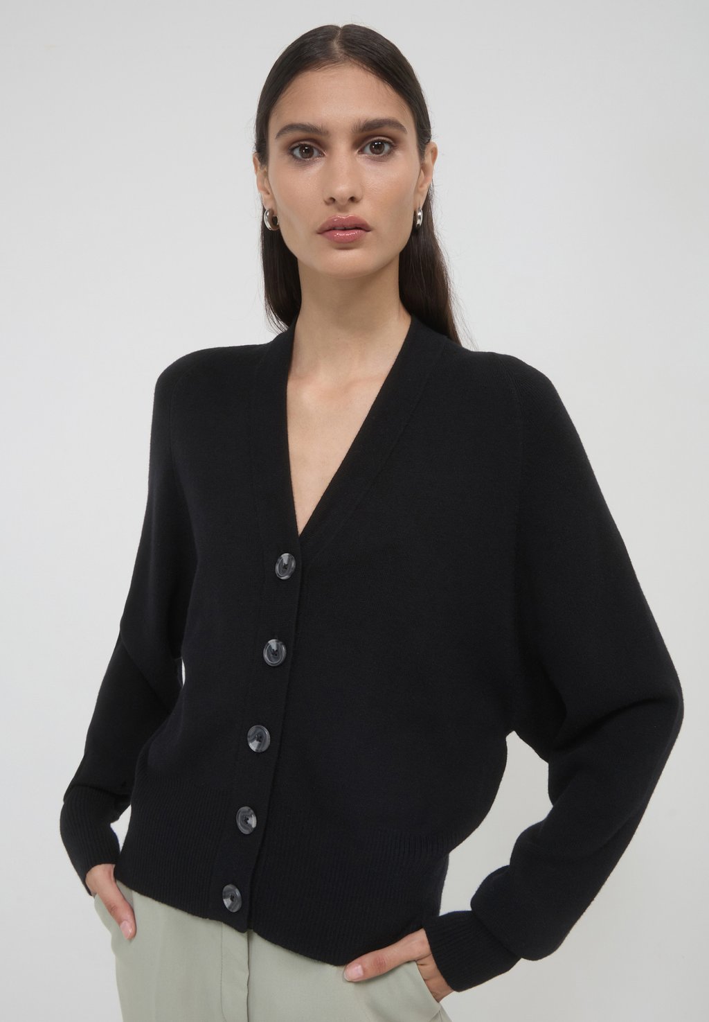 

Кардиган COLLO ACCOSTATO PBT SC68 Calliope, черный