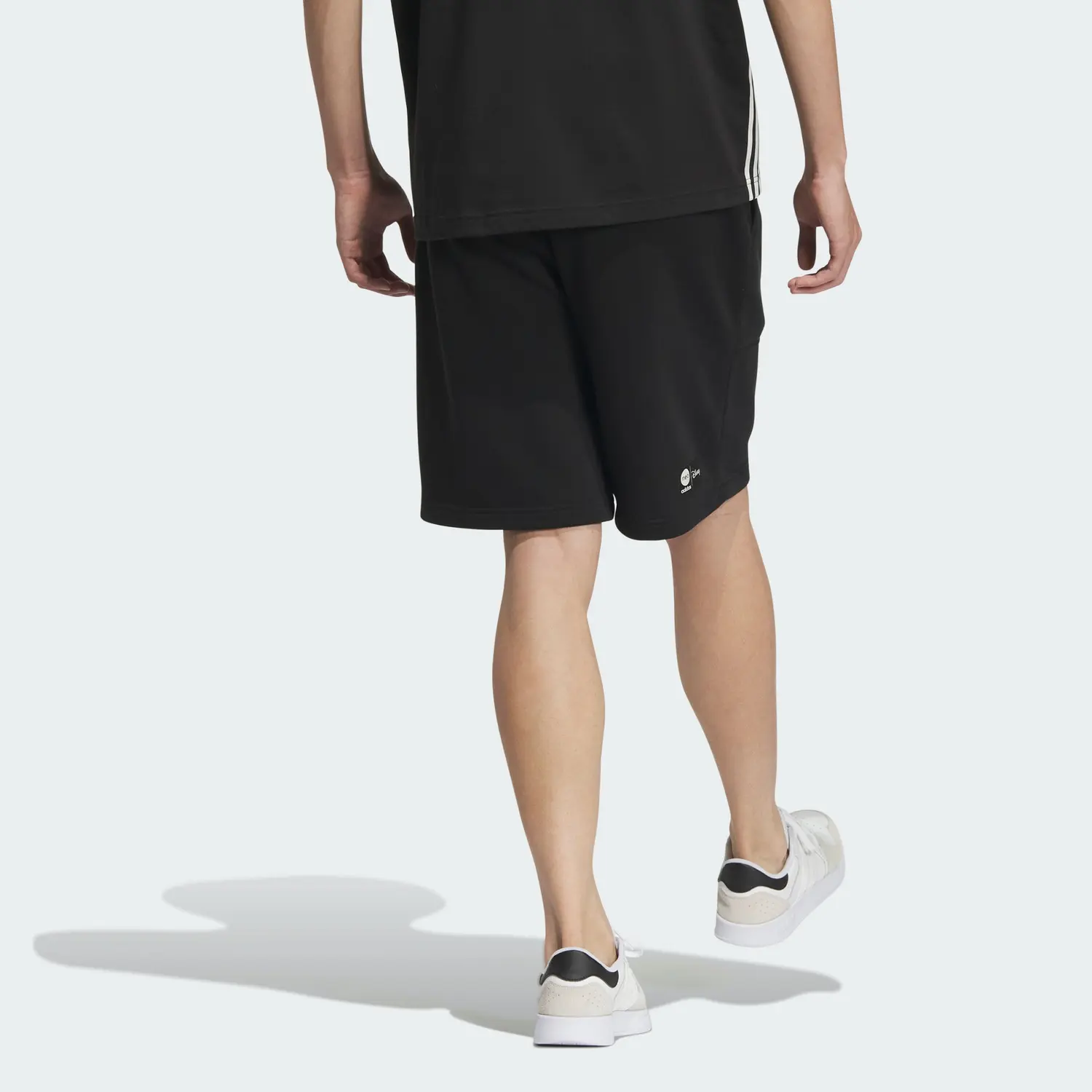 Disney X Casual Шорты Мужские Черные Adidas Neo — фото 4