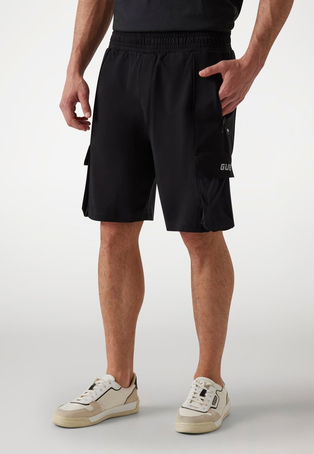 

Шорты RELAXED FIT Guess, черный