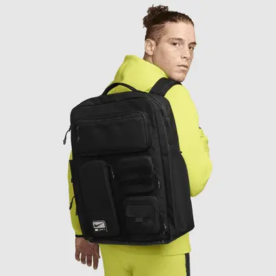 

Рюкзак Nike Utility Elite Backpack (37л), черный/белый