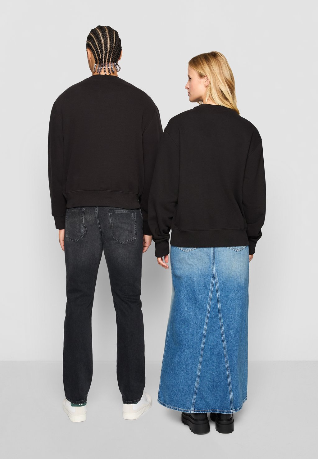 

Толстовка EXCLUSIVE ENDLESS CITY GRAPHIC CREW NECK UNISEX Calvin Klein Jeans, черный