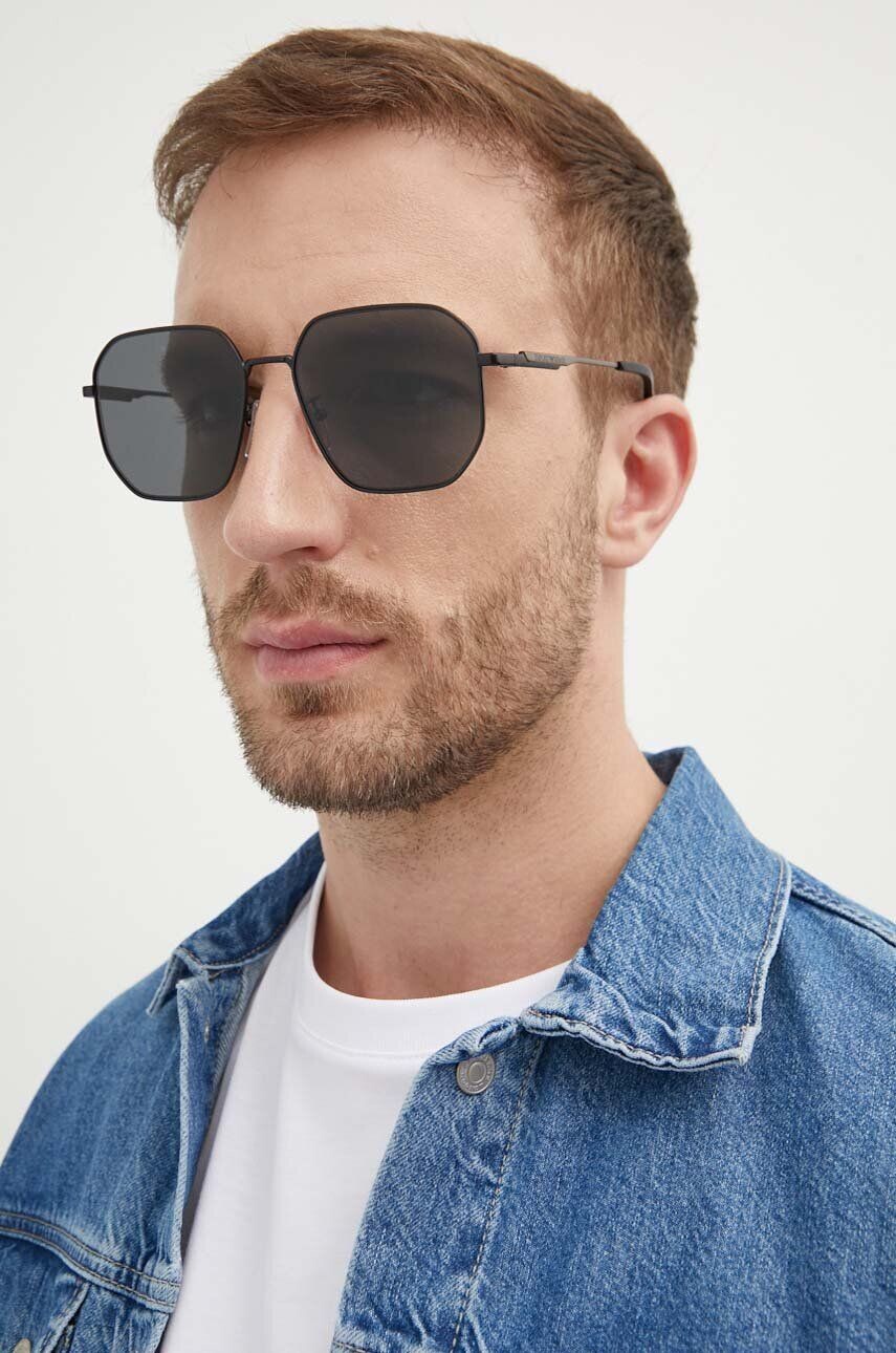 

Солнцезащитные очки Emporio Armani, черный