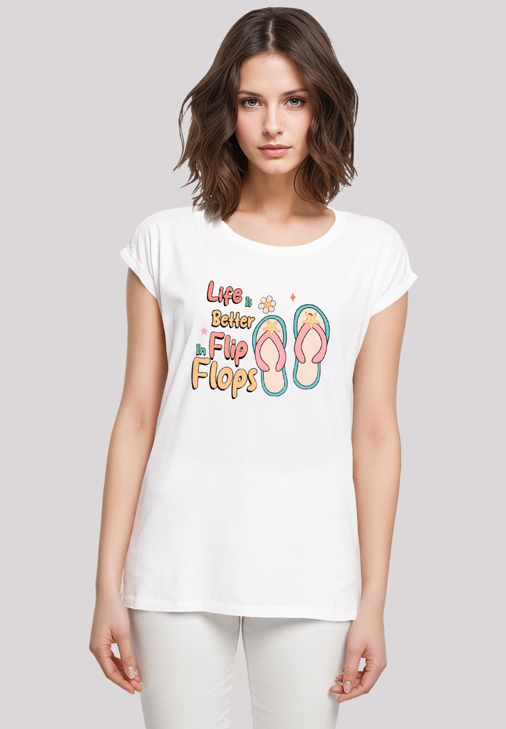 

Футболка с принтом LIFE IS BETTER IN FLIP FLOPS F4NT4STIC, белый