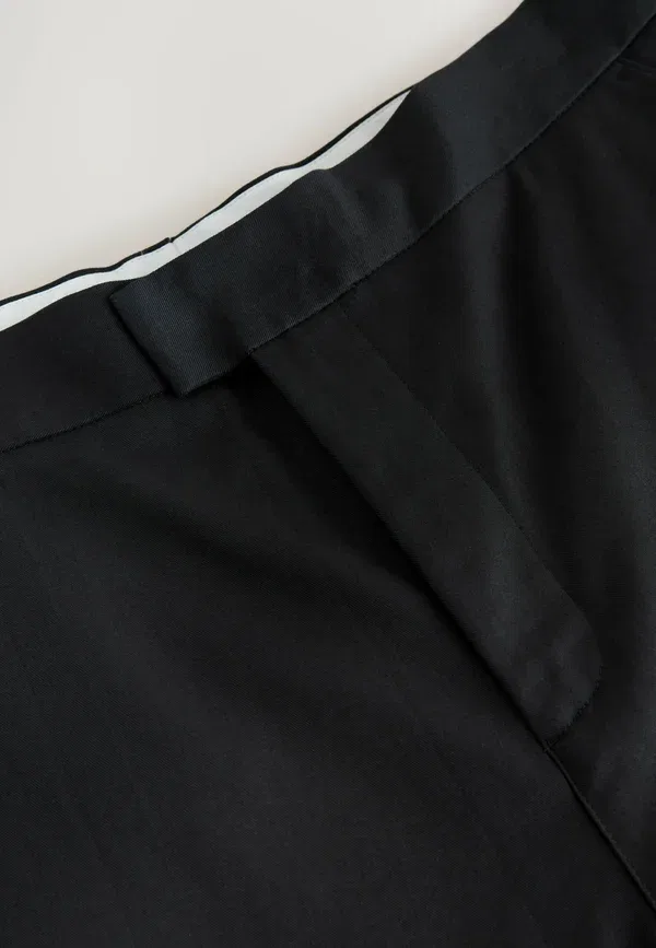 Брюки Next Regular fit relaxed fit smart chinos with side adjuster, черный — фото 3