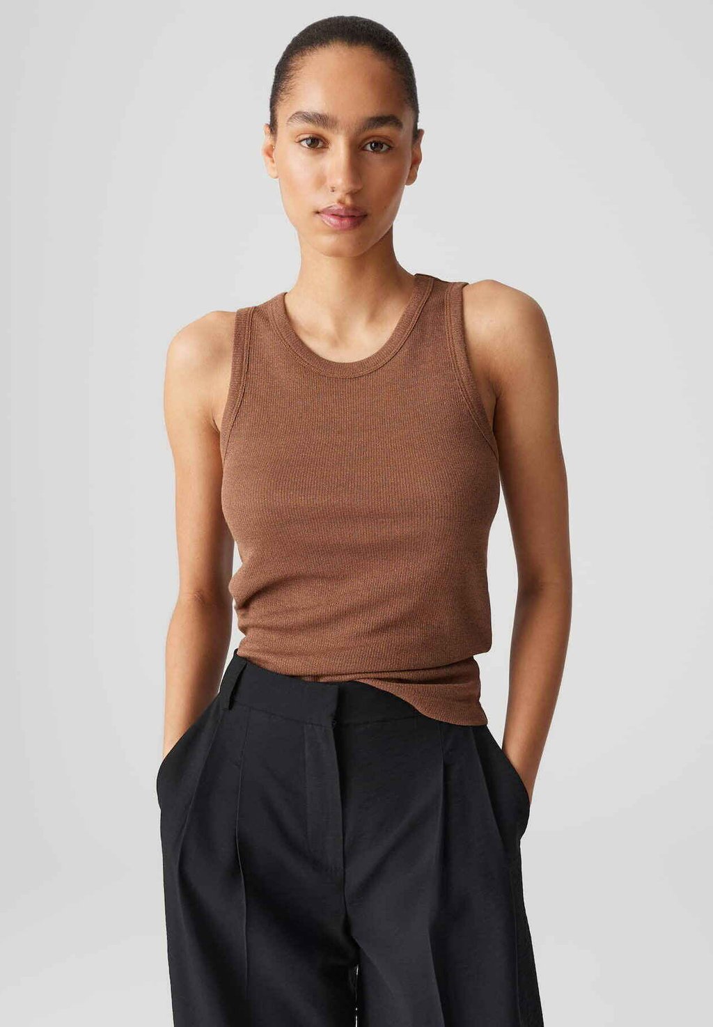 

Топ SLIM FIT RIB SPARKLE OPUS, коричневый
