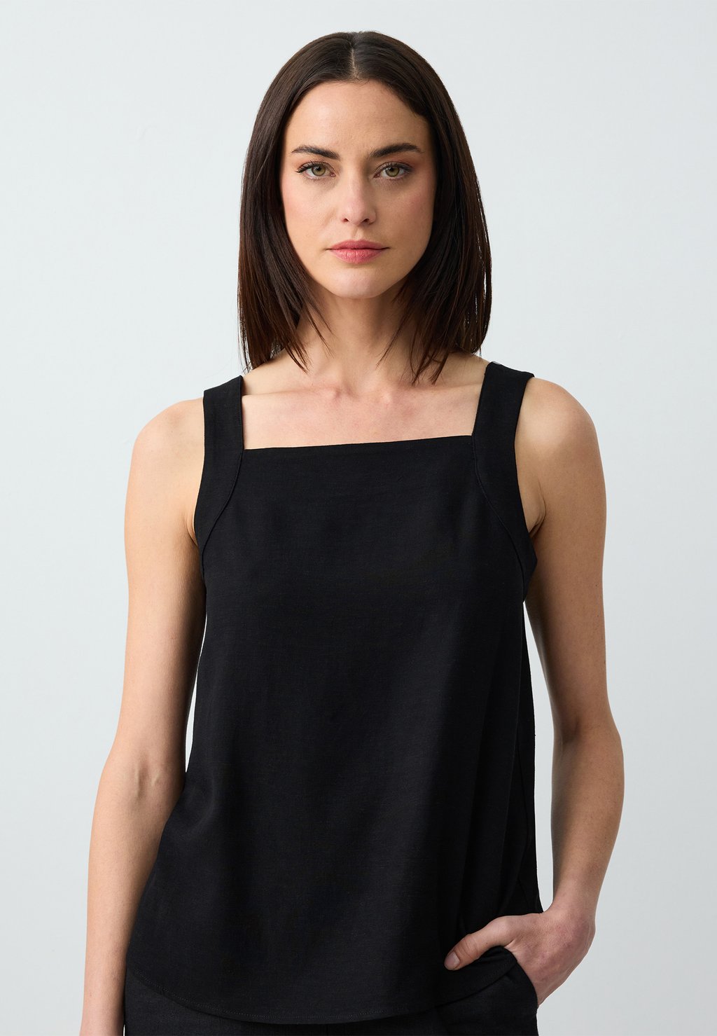 

Топ SLEEVELESS Jimmy Key, черный