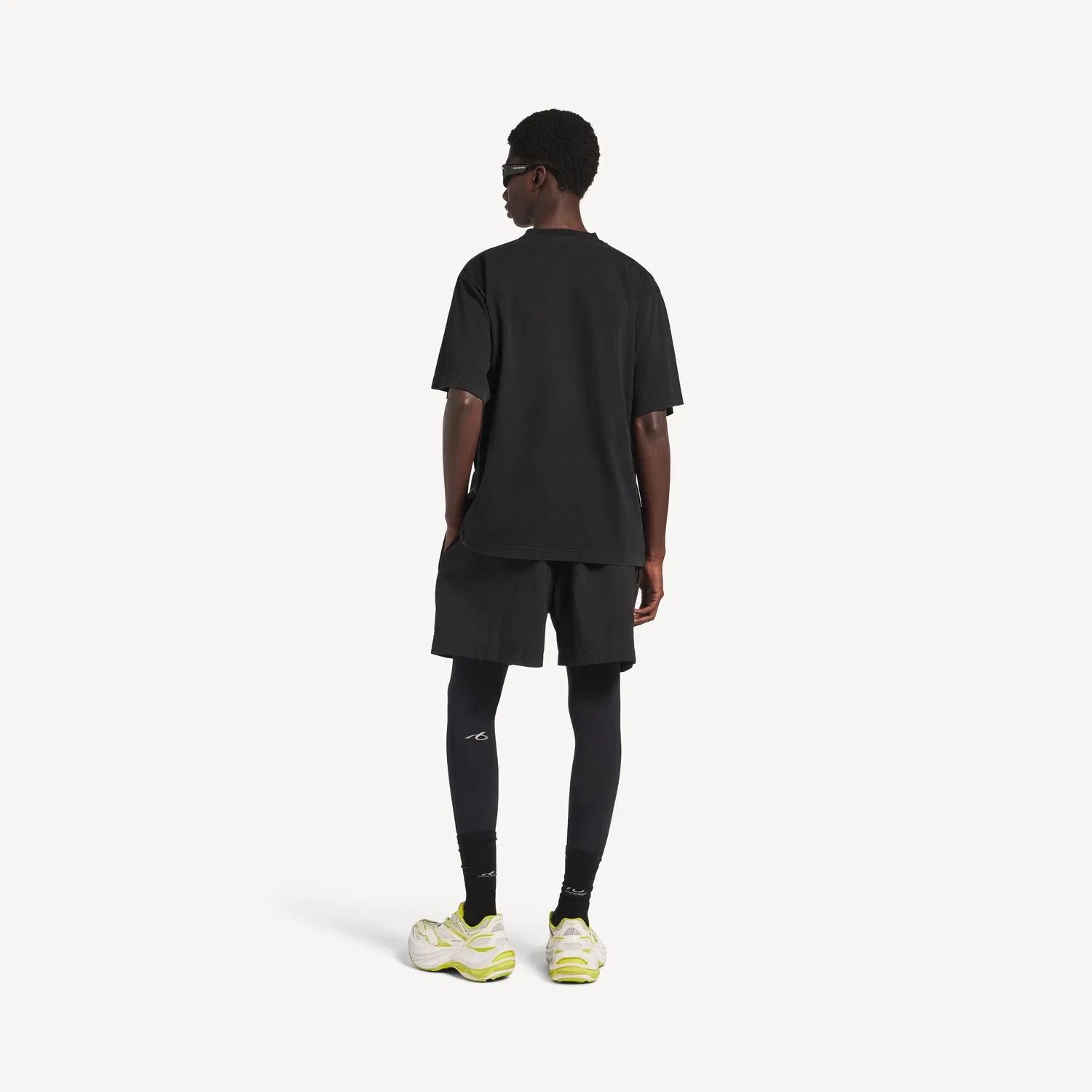Мужская футболка The Address приталенного силуэта в цвете Washed Black BALENCIAGA, черный — фото 4