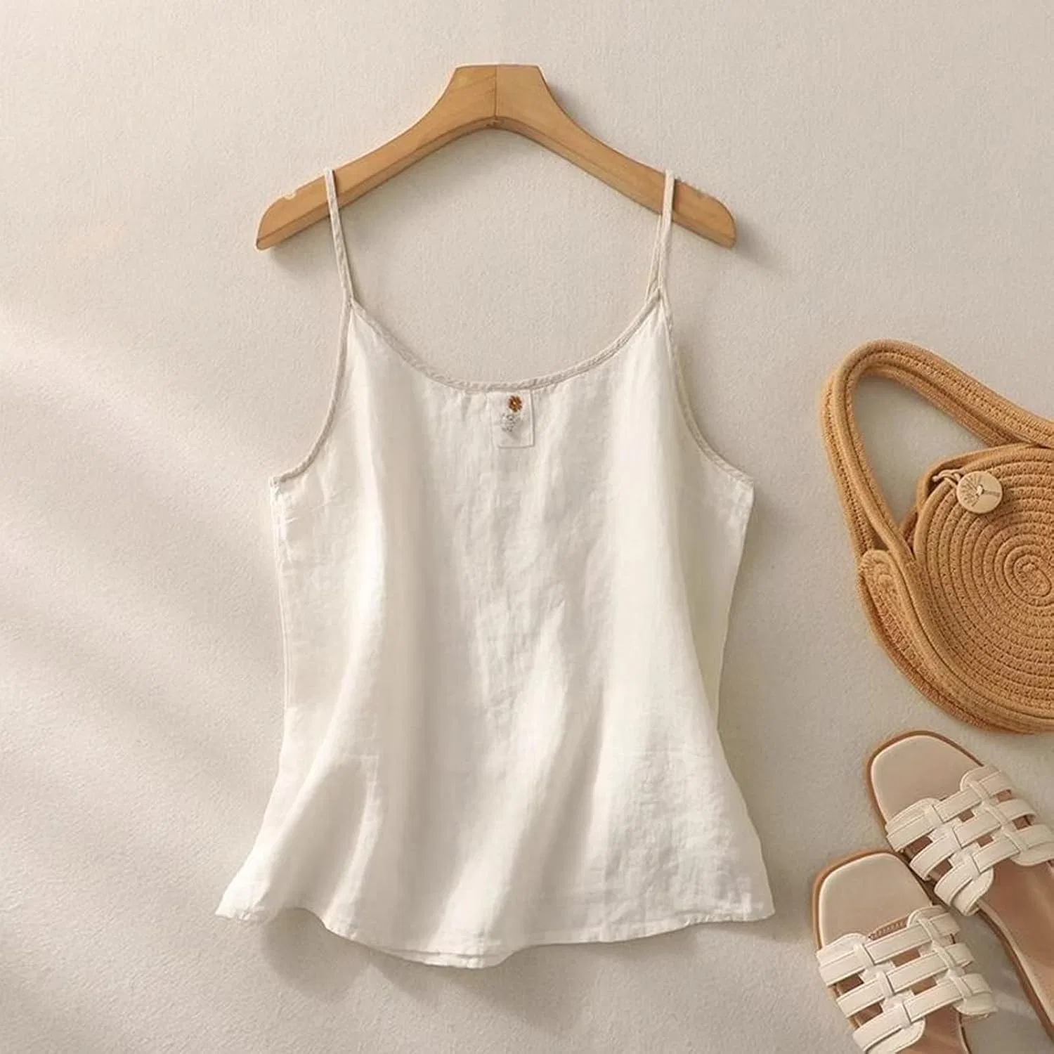 Блуза, хлопковая, Camisole Women Retro Small Embroidered Cotton and Linen Small Suspender for Women Summer Loose Slim Inner Sleeveless Bottom Vest Tops for Women Comfort Design Everyday Attending, белый — фото 2