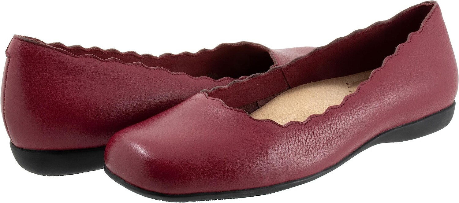 

Туфли на плоской подошве Trotters Sabine, цвет Sangria