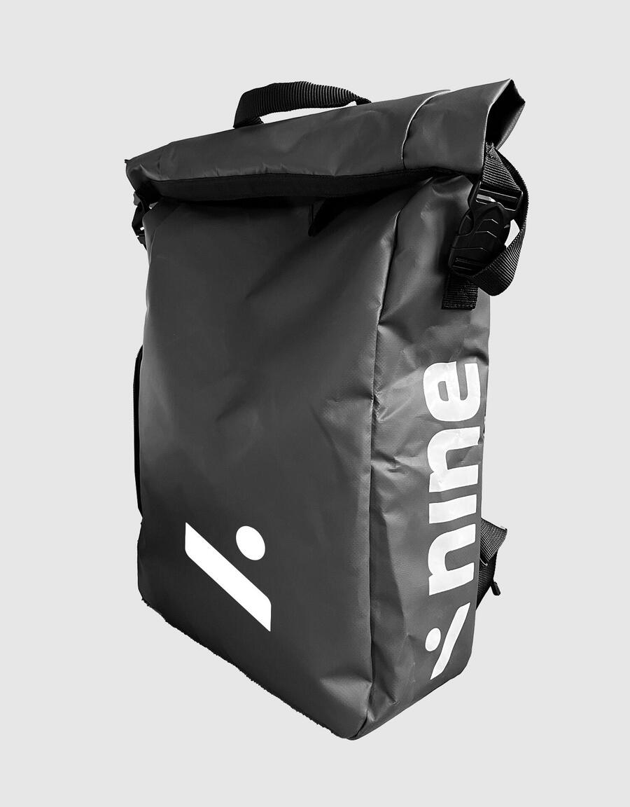 

NINESQUARED Водонепроницаемый спортивный рюкзак унисекс 20 л - "Ora" чёрный