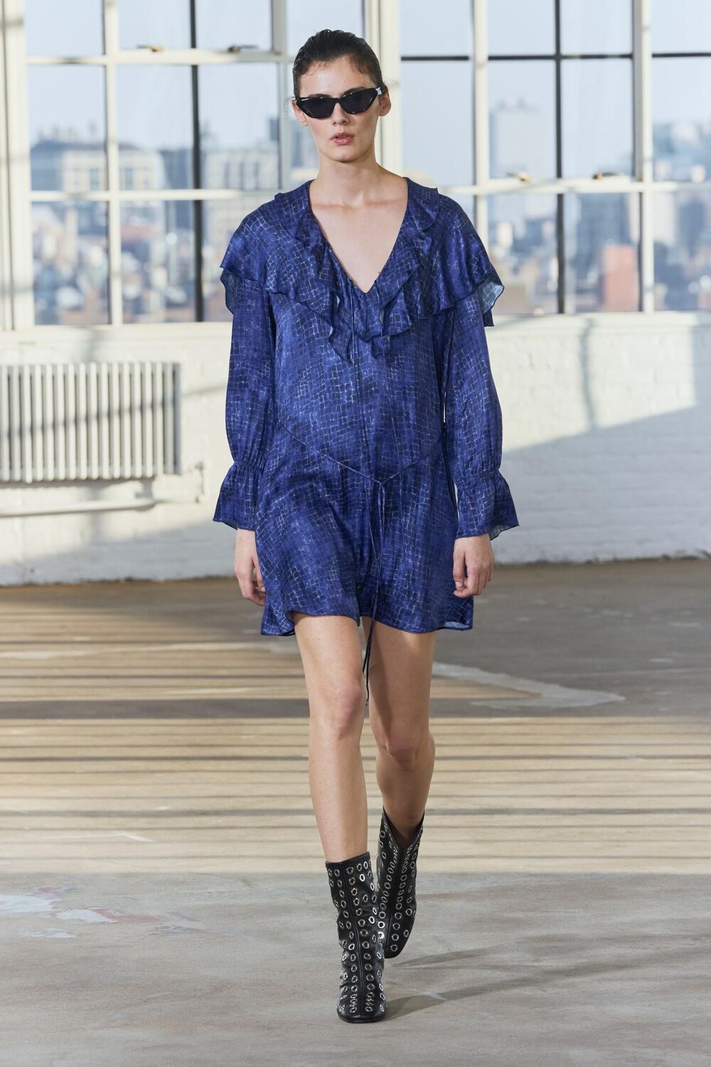 

Короткое платье с оборками ZARA, синий