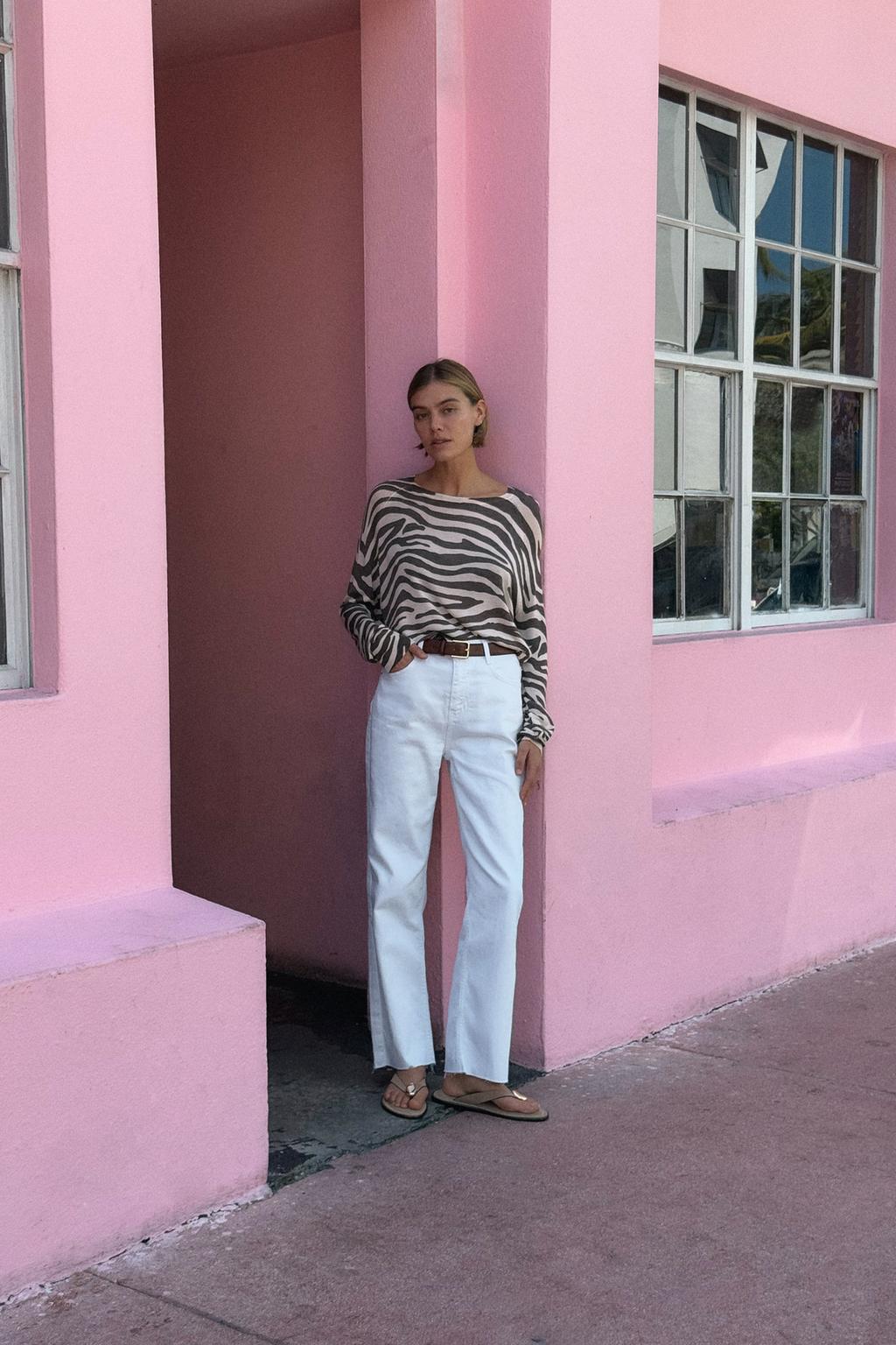 

Свитер тонкой вязки ZARA, цвет Zebra