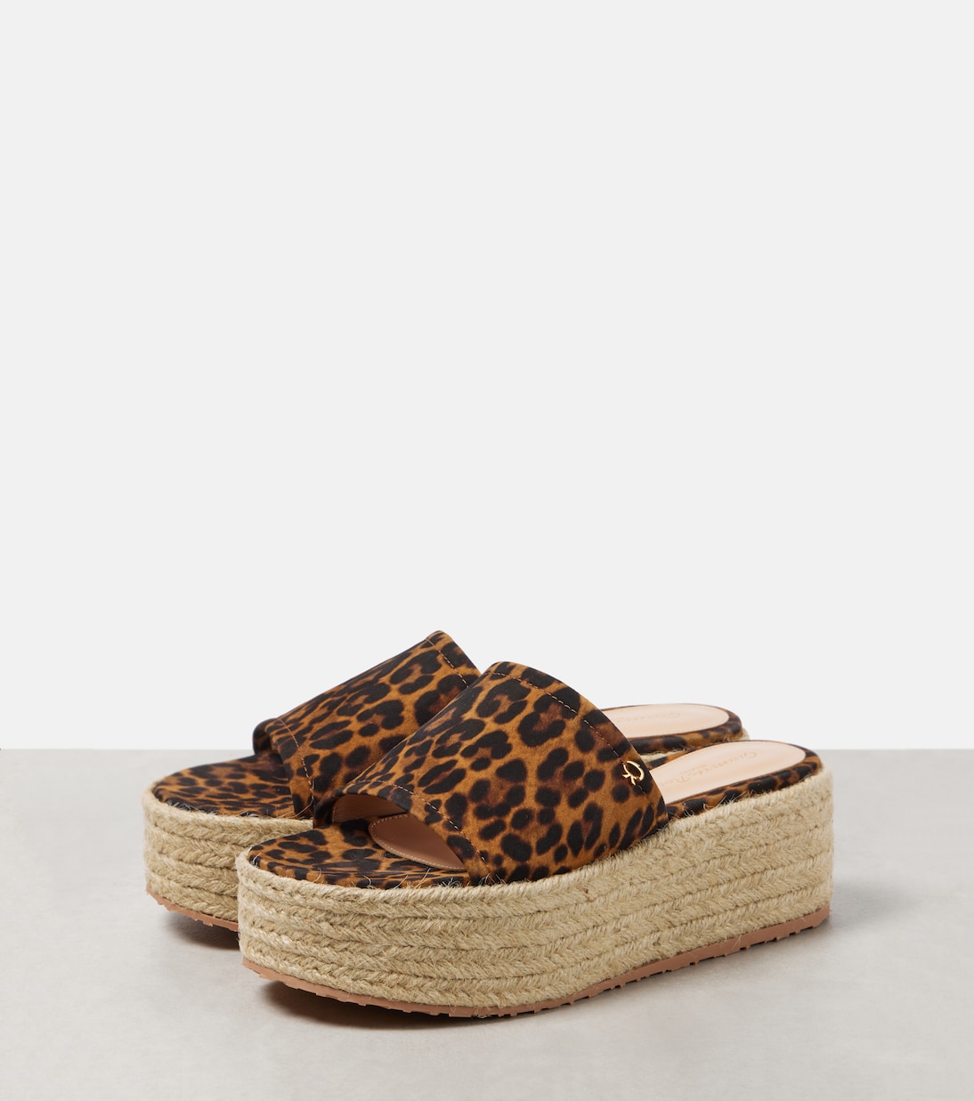 Замшевые шлепанцы-эспадрильи с леопардовым принтом Gianvito Rossi, Almond Leopard Print + Naturale — фото 4