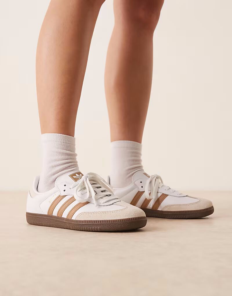 Кроссовки Adidas Originals Samba OG белого и светло-коричневого цвета — фото 3