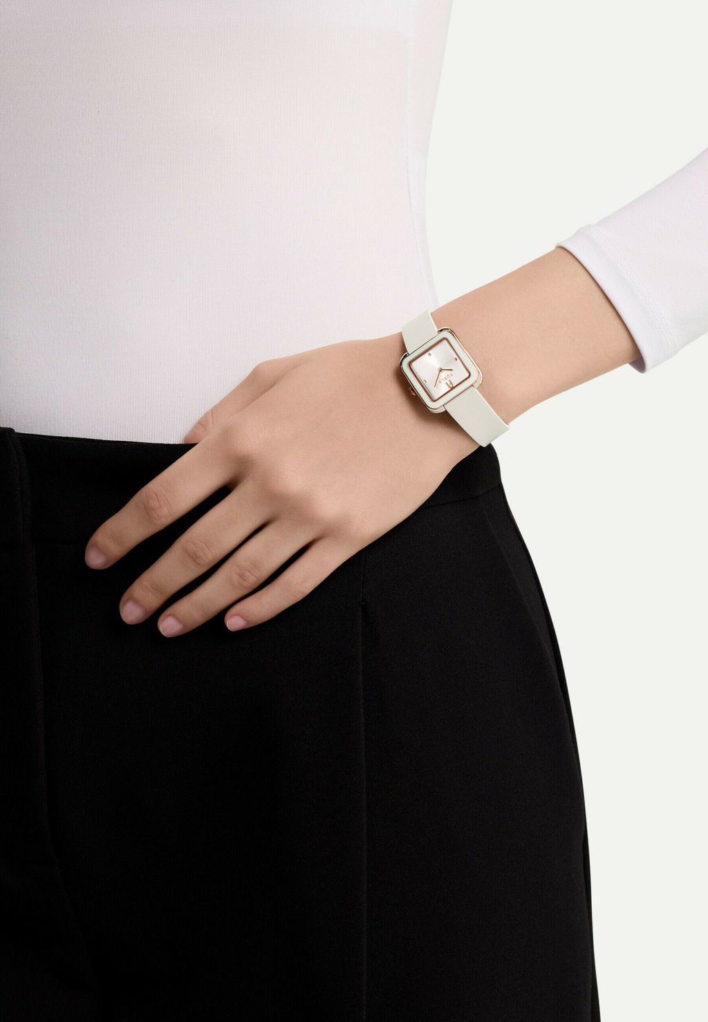 

Часы QUARTZ Furla, белый