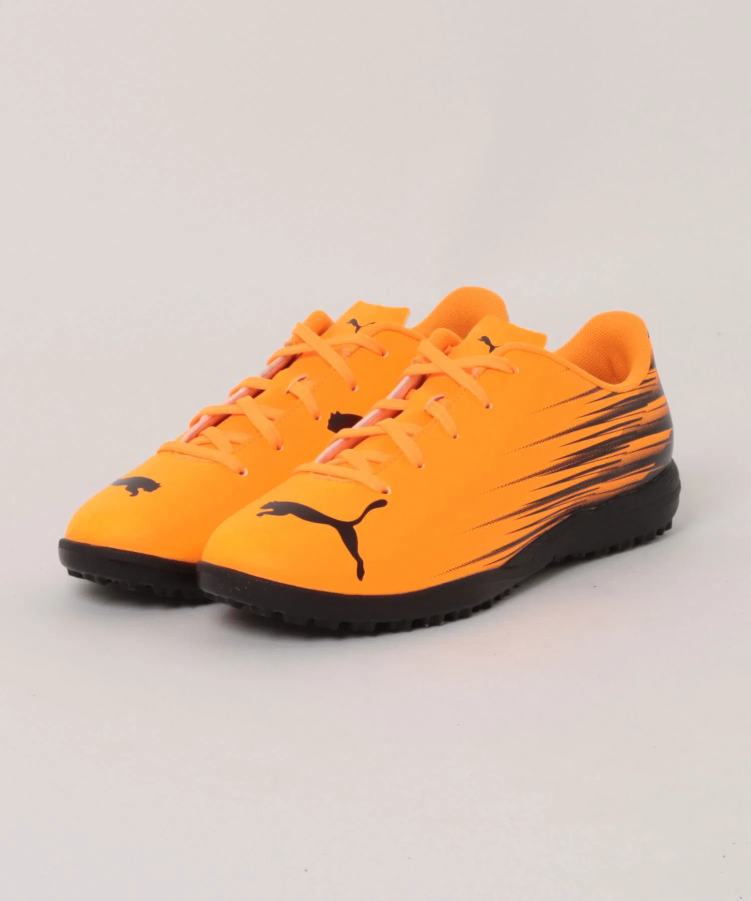 Детские футбольные кроссовки PUMA ATTACANTO 2 TT JR для искусственного газона оранжевые