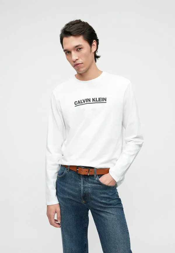 Яркая футболка с длинными рукавами и графическим принтом Calvin Klein, Brilliant White — фото 4
