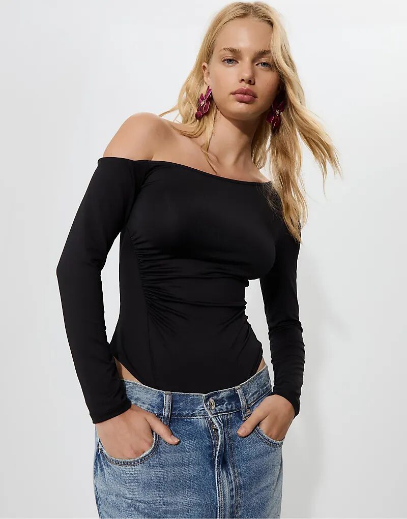 

Боди Stradivarius Gathered с длинными рукавами, черного цвета