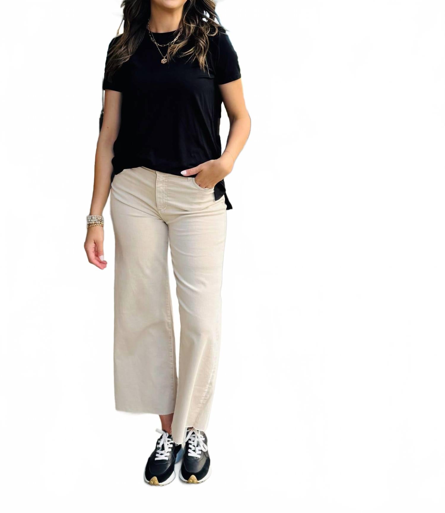 

Черный топ с ложкой и складками на спине TRIBAL