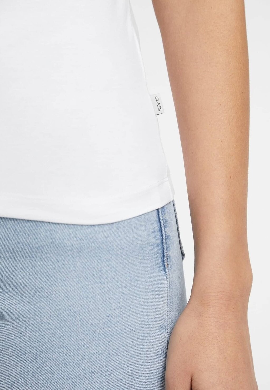 

Принт на футболке VESTIBILITÀ SLIM AMERICAN TRADITION Guess Jeans, белый