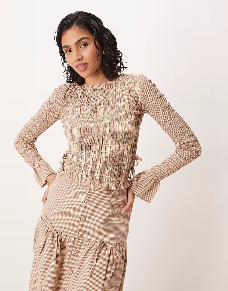 

Гламурный топ с длинными рукавами и завязками по бокам в светло-коричневой клетчатой расцветке Glamorous