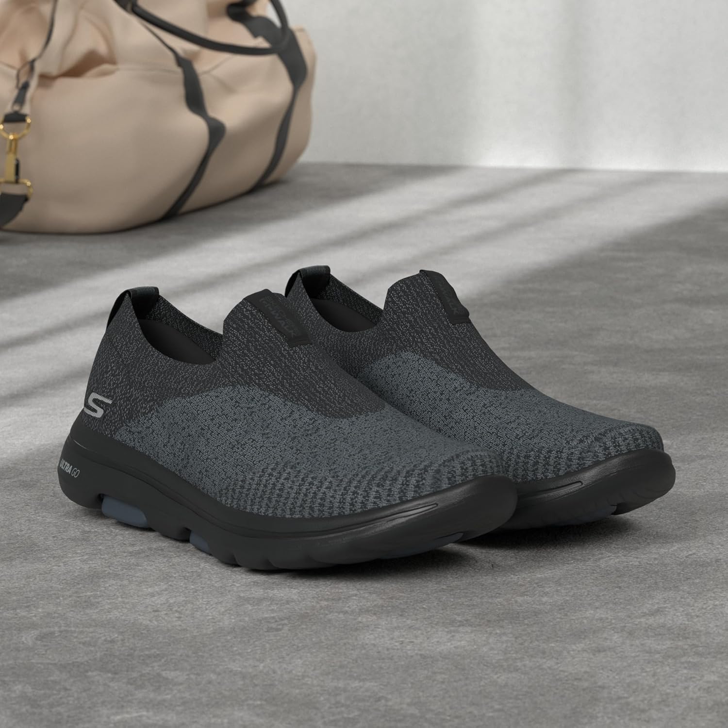 Мужские кроссовки Skechers GOwalk 5 - спортивные слипоны-лоферы для прогулок с эластичной посадкой, черный — фото 3